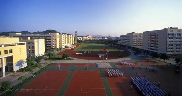东华高级中学收费标准，东华高级中学收费标准2021（听说东华高级中学是“神校”一般的存在）