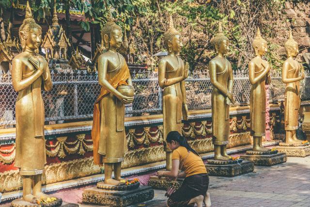千万别随便去庙里求子，佛说怀不上孩子的原因（老挝万象有座香火鼎盛的寺庙）