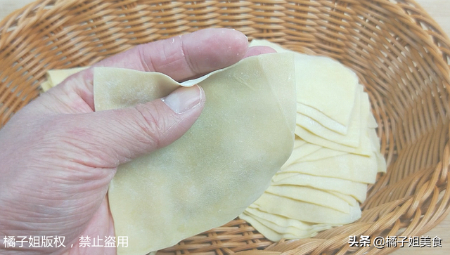 馄饨皮儿怎么做，馄饨皮儿怎么做视频（我家馄饨皮从来不买）