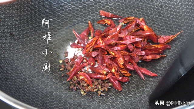 酥脆麻辣兰花豆的做法，这菜蛋白含量比黄豆高