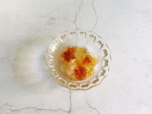 如何做木瓜炖牛奶，请问木瓜炖牛奶怎么做（跟牛奶一起炖着喝，美容养颜）