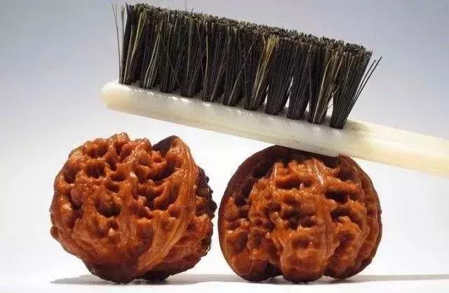  核桃怎么盘玩效果最好，新入手的文玩核桃如何盘玩（要想核桃盘得好） 