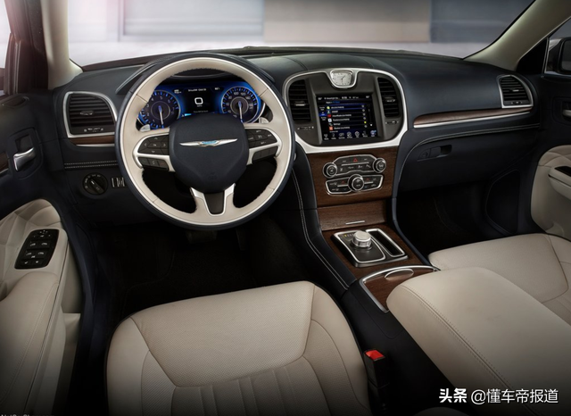 北京奔驰戴克300，克莱斯勒是不是就是奔驰啊（竞争德系A6L、E级、5系）