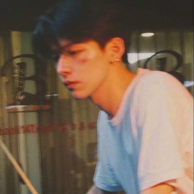 伤感男头，微信头像，伤感男头（男生伤感微信头像2020精选）