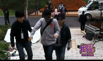 梦见尿血了什么预兆，梦见尿血什么意思（11年前的导演累到尿血）