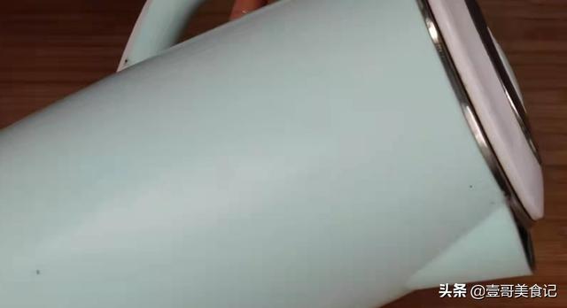 除电水壶的水垢，电水壶除水垢的七大常用方法（电热水壶水垢再多也别怕）