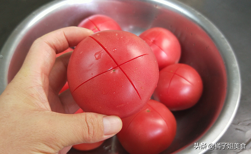 图片[2]-【西红柿韭菜花鸡蛋饺子】做法步骤图 鲜嫩多汁 大人孩子都抢-起舞食谱网