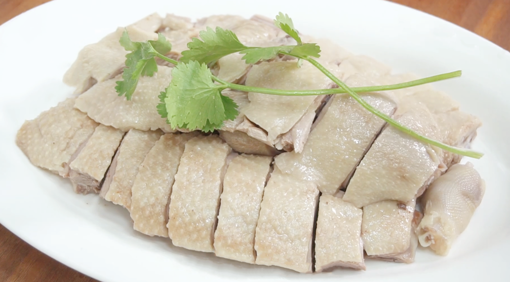 【白切鸭】做法步骤图 皮爽脆肉嫩滑 比饭店的还好吃-起舞食谱网
