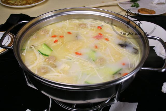 减肥可以吃火锅吗，减肥期间能不能吃火锅（煮哪些菜比较不长胖）