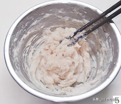 做鱼丸的正确配方，鱼丸的制作及配方比例和原料（给宝宝吃鱼的最佳方式）