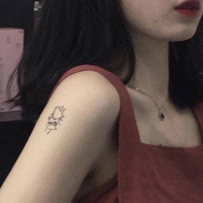 女生性感照片 个性头像，女生头像   个性 性感（女生性感吸引人部位微信头像）