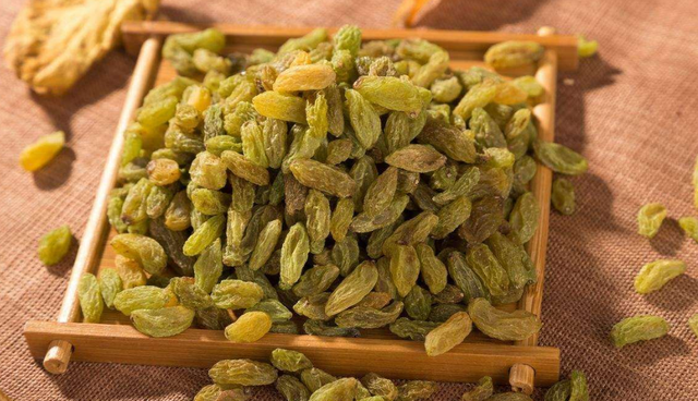 怎么样选够优质量的东北黑木耳，东北黑木耳的口感（4招保你挑到的木耳肥厚又劲道）