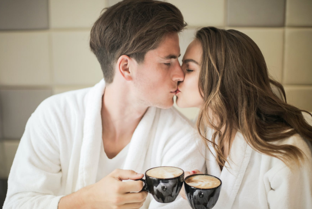 情侣接吻的含义，情侣接吻的含义是什么（涨见识，原来接吻还有含义）