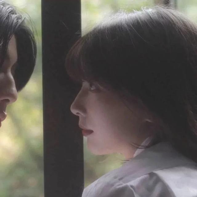 情侣头像二人专用超甜 阿春.“有些人值得等候，有些悲伤值得忍受。”，情侣头像二人专用2022微信（甜甜的双人情侣头像）