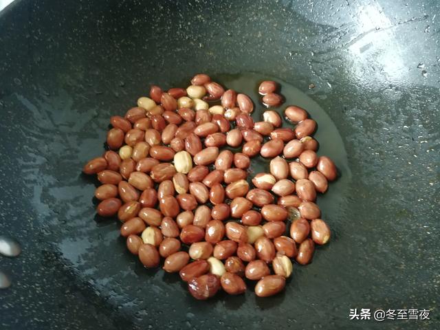 金针菇煮几分钟熟，凉拌金针菇煮几分钟熟（金针菇夏天这样吃）