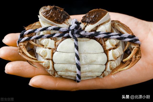 公螃蟹和母螃蟹的区别，公螃蟹和母螃蟹哪个好吃（公蟹和母蟹区别大；牢记3买3不买）