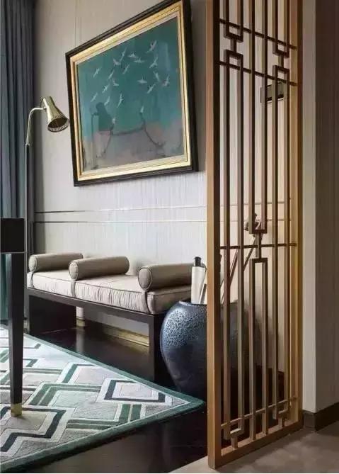 一江春水向东流指什么生肖，曲曲动听鸟不惊是什么生肖（家里字画挂什么，怎么挂）