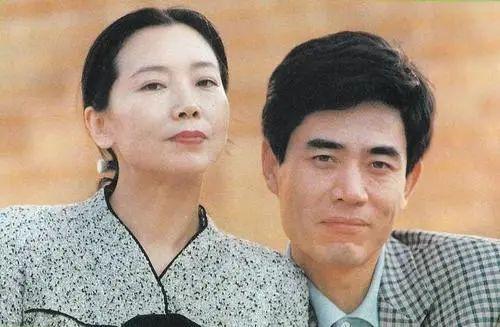 倪大红与老婆合影，这10位老戏骨和妻子