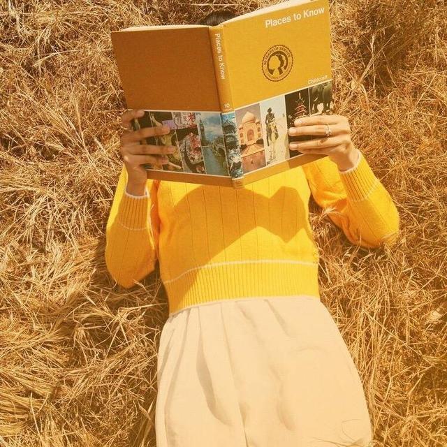 黄色背景图来一波，纯黄色背景图图片（点赞好运无限来 ​​​）