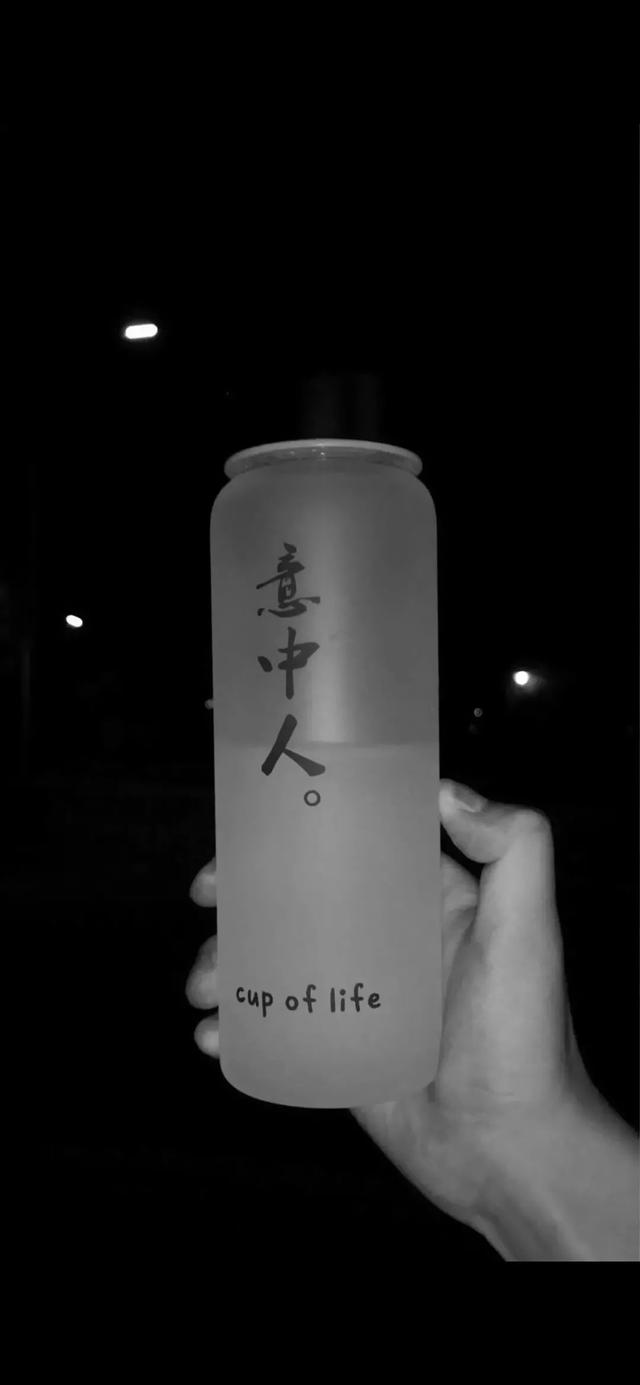 黑底壁纸，黑底壁纸手机壁纸（黑底，酷酷的壁纸图片）