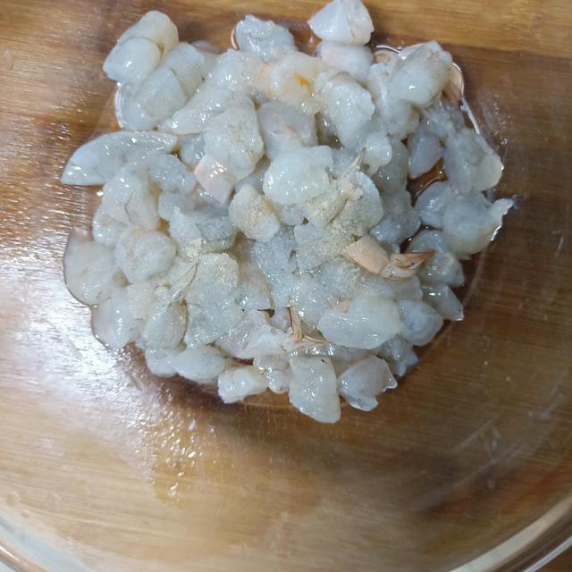 虾仁玉米的做法，玉米粒虾仁的做法（大人小孩都爱吃的玉米虾仁炒鸡蛋）