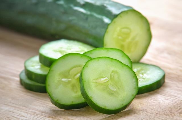 晚上可以吃香蕉吗，香蕉适不适合晚上吃（提示：这3样食物）