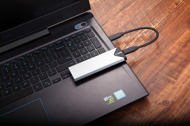 移动硬盘怎么用，lacie移动硬盘怎么用（给你个移动固态硬盘）