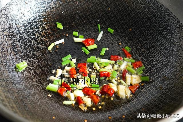 丝瓜炒豆腐怎么做好吃，超好吃的丝瓜炒豆腐做法（却比吃大鱼大肉更下饭）