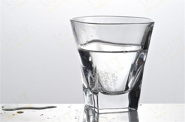 一斤酒等于多少毫升，一斤白酒多少毫升（500ml的白酒不等于1斤重）