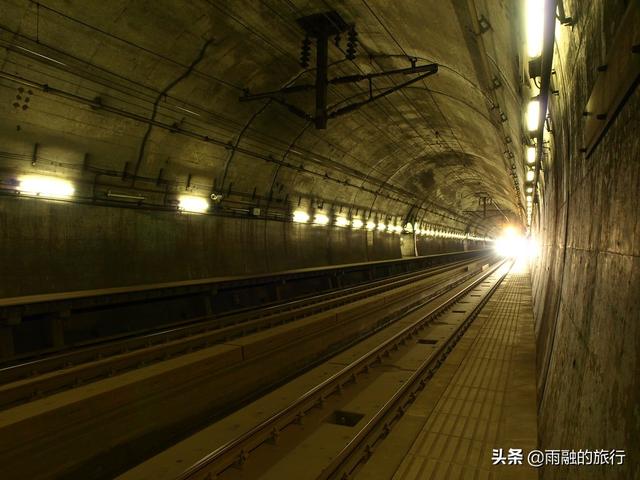 海底隧道有多深，胶州湾海底隧道有多深（53公里17年才建完）