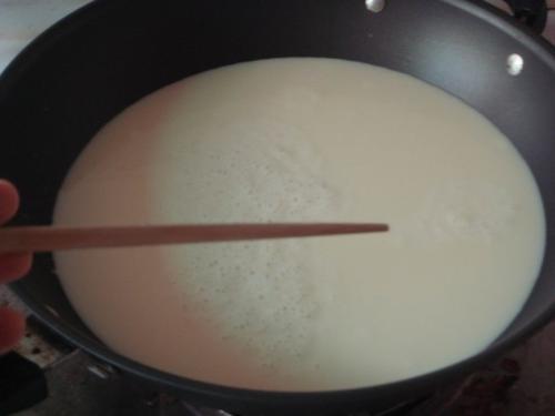 卤水点豆腐化学原理，卤水点豆腐原理（卤水为什么可以点出豆腐）