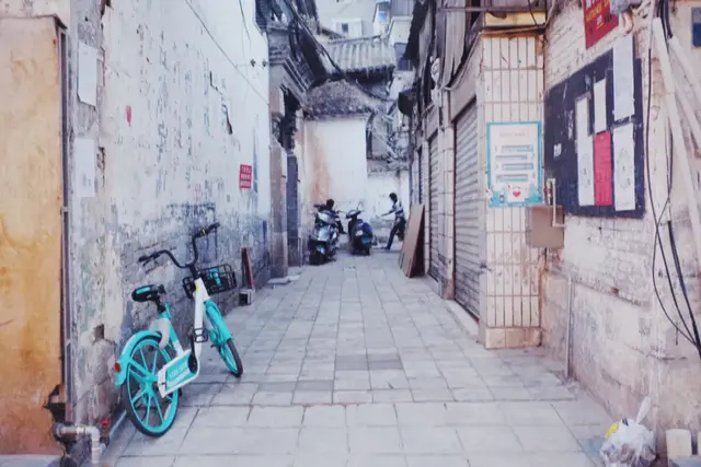 昆明周边好玩的地方，昆明周边好玩的地方有哪些（来到四季如春的昆明）