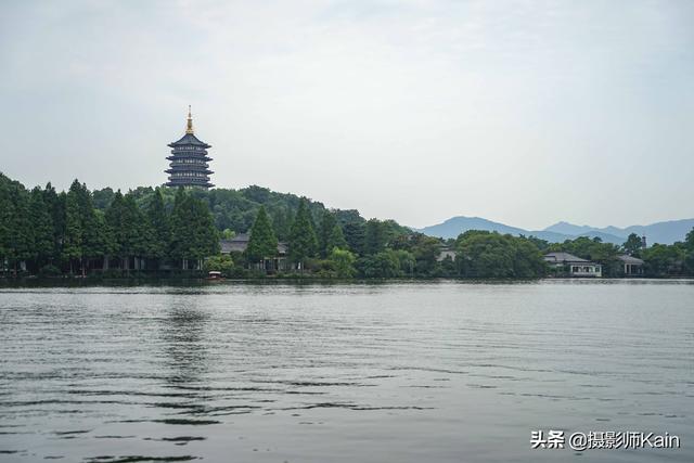 雷峰塔在哪个城市，白娘子雷峰塔在哪个城市（外形古典却是近年重建）