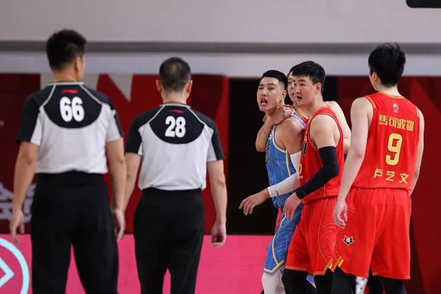 篮球运动员姚明还活着吗死了，篮球运动员姚明怎么了（姚明，你别再憋着了）