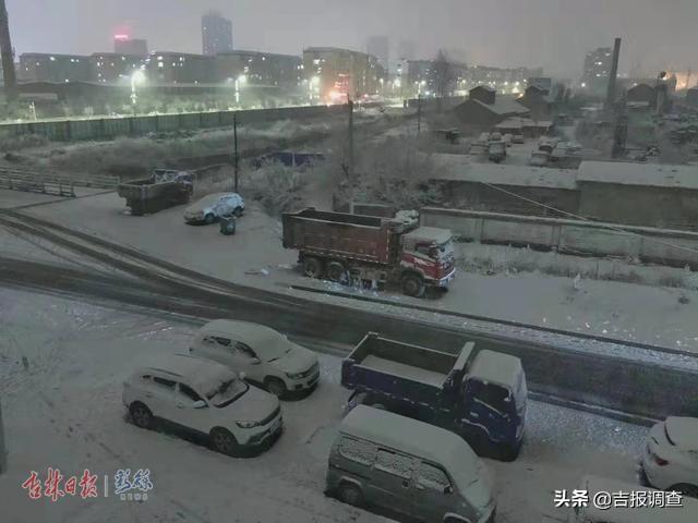 白雪却嫌春色晚，白雪却嫌春色晚下一句是什么（白雪却嫌春色晚,下一句是什么）