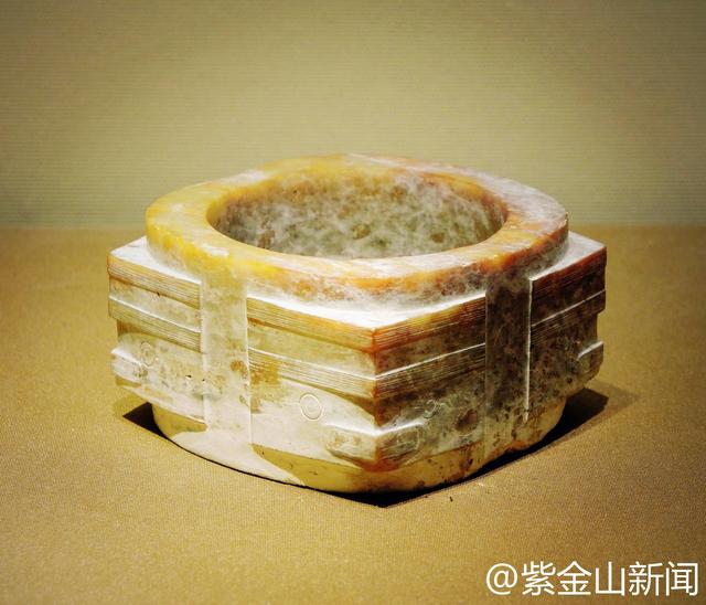 良渚玉琮的来源，良渚文明玉琮（玉琮了解一下——它是良渚文化的典型器物之一）