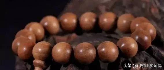 男士带手串十大禁忌，男戴银手链有什么讲究（这才是文玩手串的正确打开广式）