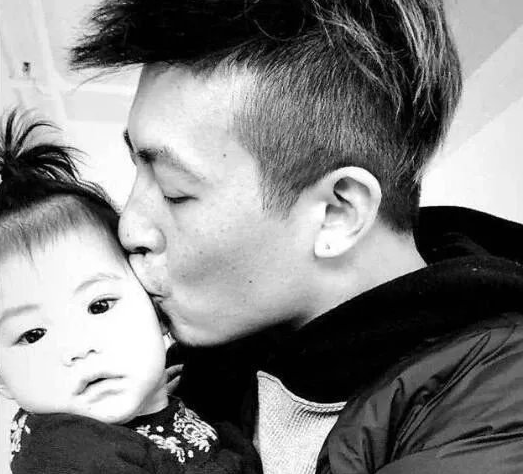 陈 冠 希，微信头像，陈 冠 希（14岁失恋开始流连花丛）