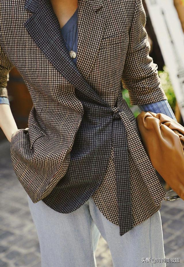 开衫毛衣怎么搭配好看，开衫毛衣里面搭配什么（学三木博主用针织开衫配毛衣）