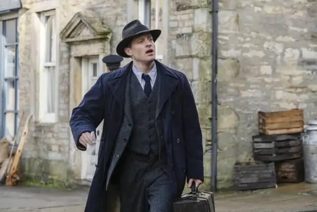 9.4的高分英剧，评分9.4的最强英剧《万物生灵》