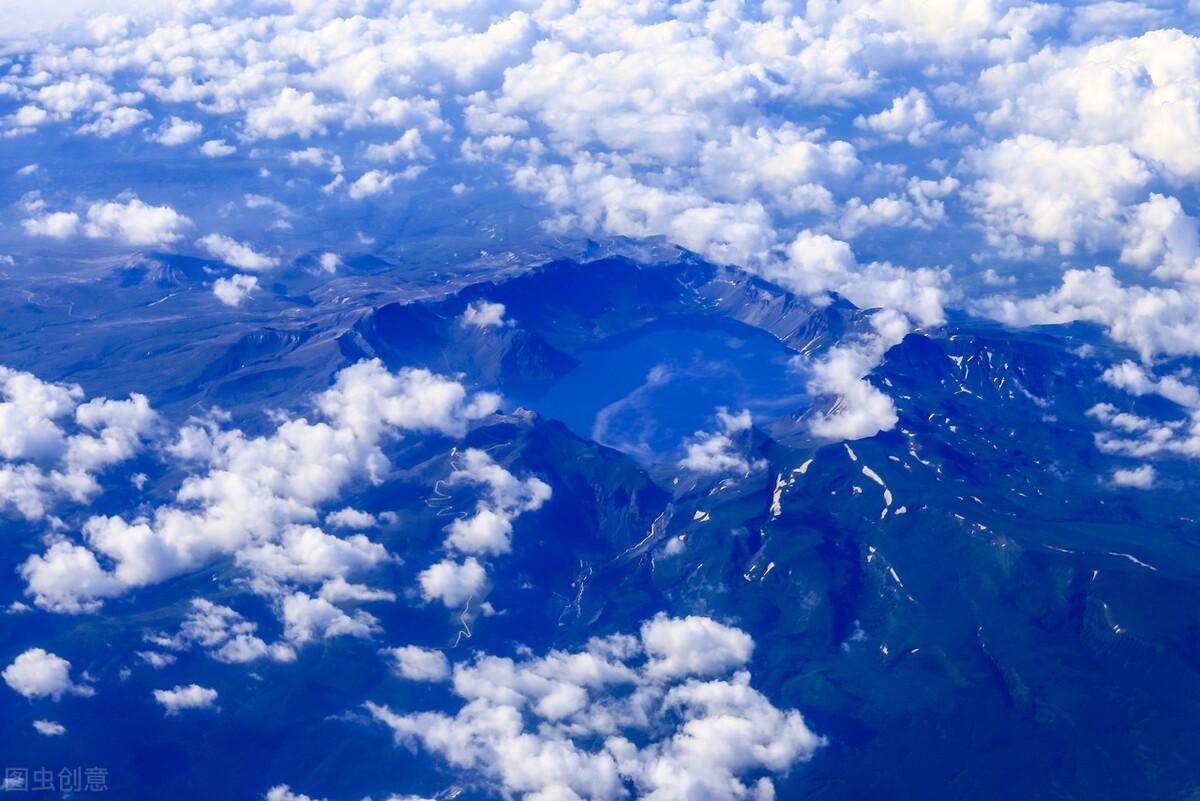 长白山北坡和西坡哪个好玩，长白山西坡值得去吗（南坡全方位攻略）
