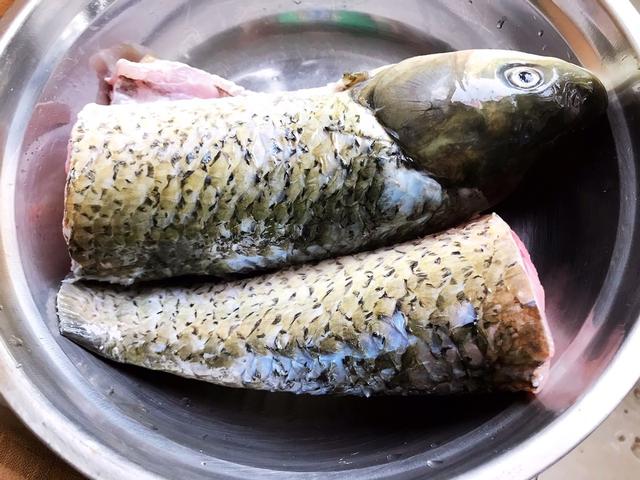 草魚豆腐怎麼做好吃,草魚的做法大全家常菜 視頻(夏天多給家人吃魚)