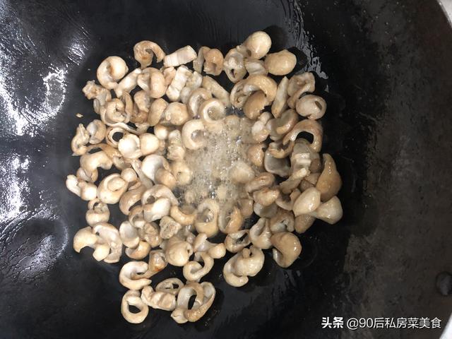 葱叶怎么做好吃 葱叶做好吃的方法，葱叶怎么做好吃（食材与步骤相当简单跟葱叶搭配之后）