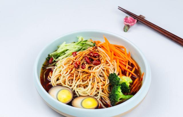 快手凉面的做法，网红凉面的做法（口感香辣面条爽滑q弹收藏了）