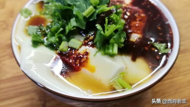 用卤水点豆腐脑，用卤水点豆腐脑一斤豆子多少用量（用内脂、石膏、盐卤在家做豆腐脑的比例和方法都在里面）