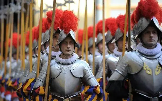 梵蒂冈为什么没人敢打，最小的国家（梵蒂冈人口不到1千）