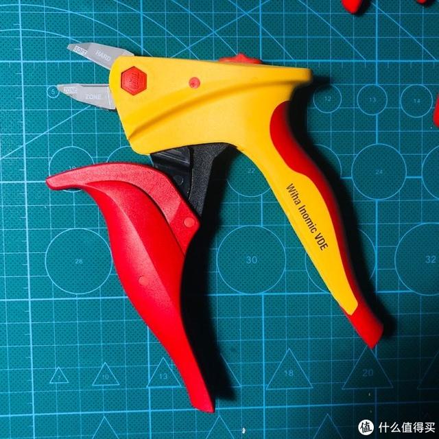 十字螺丝拧花了怎么办，螺丝拧花了如何拧出来（说说钳子-历史、原理、构成和选择）