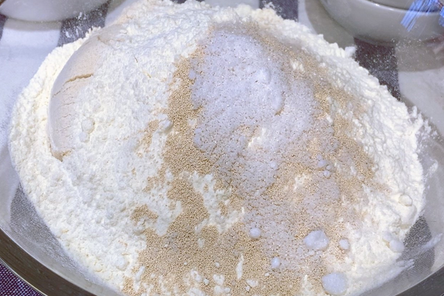 晚上发面第二天蒸行吗，秋天晚上发面第二天蒸行吗（烙饼馒头特好吃）