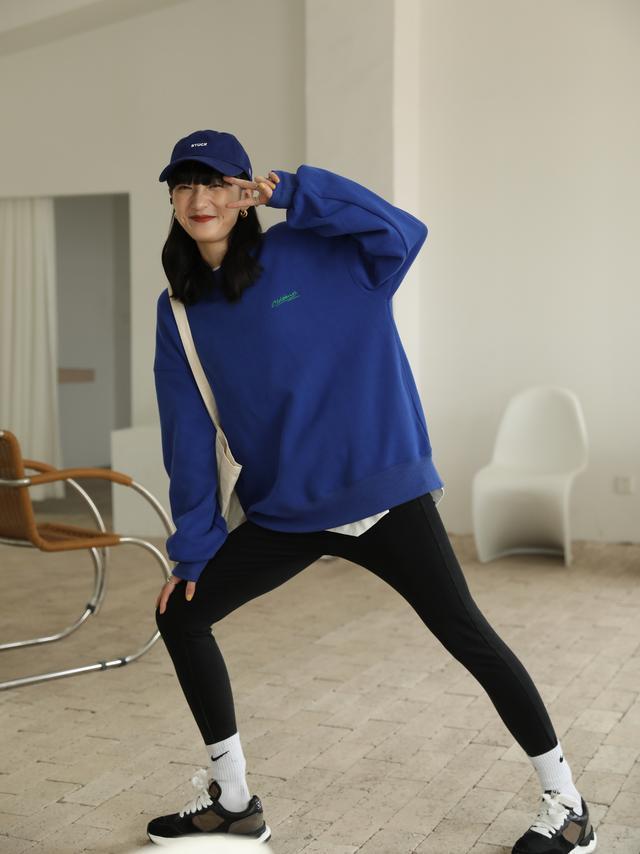 冬天穿什么衣服，冬天里面穿什么衣服（冬天穿衣的“万能法则”）