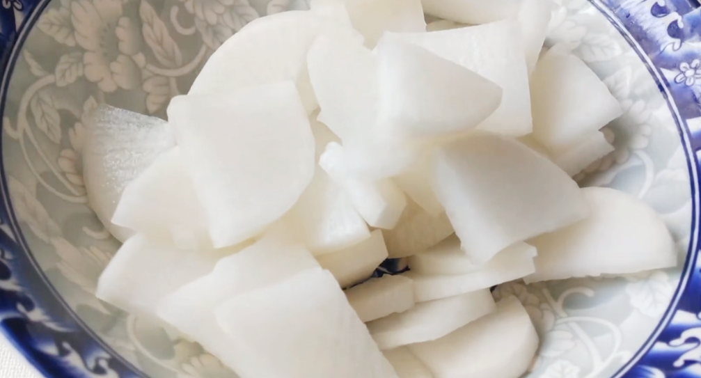 圖片[2]-【白蘿卜雪梨姜茶】做法步驟圖 喉嚨舒服 營養(yǎng)又好喝-起舞食譜網(wǎng)